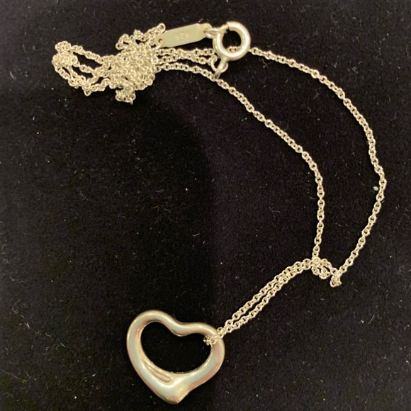 Tiffany & Co. Open Heart Pendant 11mm (smallest) - Picture 4 of 7